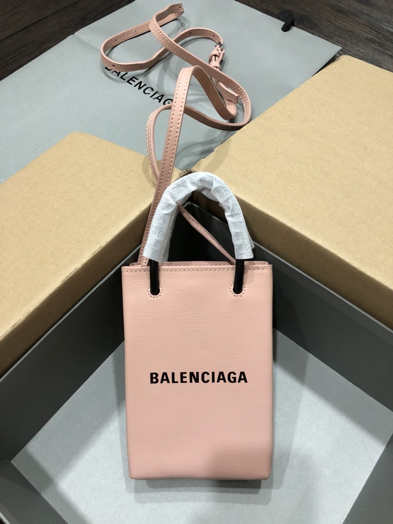 Ba1en*iaga shopping bags